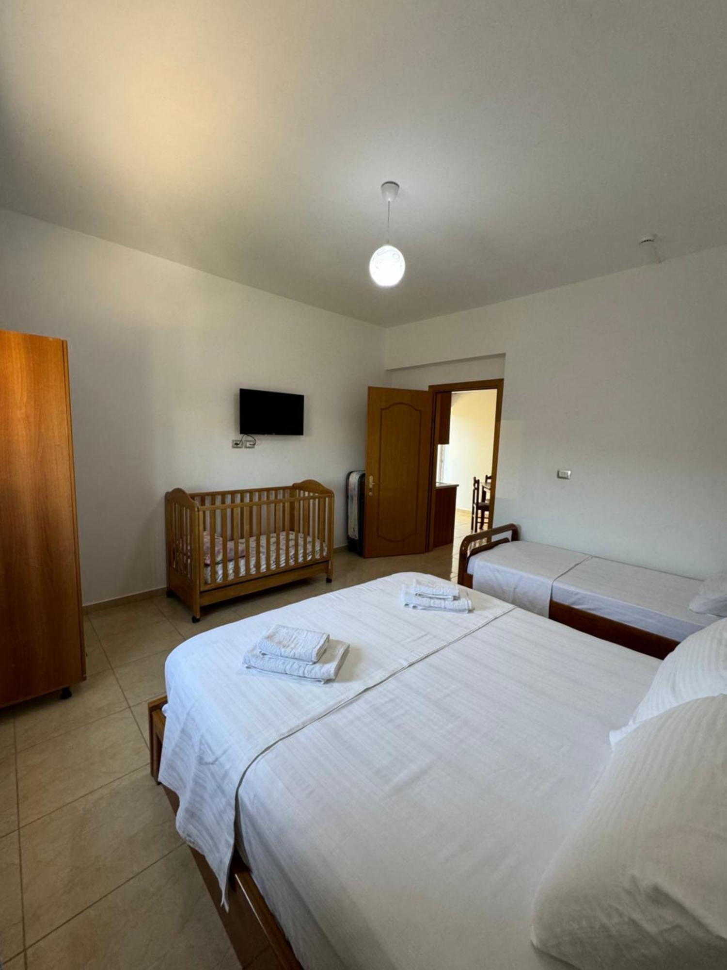 Aleksander Apartments Ksamil Exteriör bild