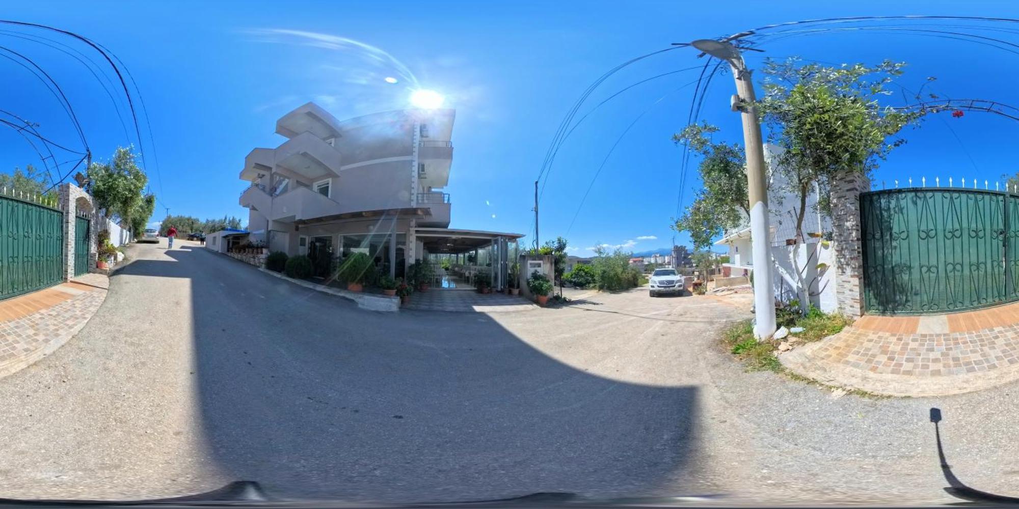 Aleksander Apartments Ksamil Exteriör bild