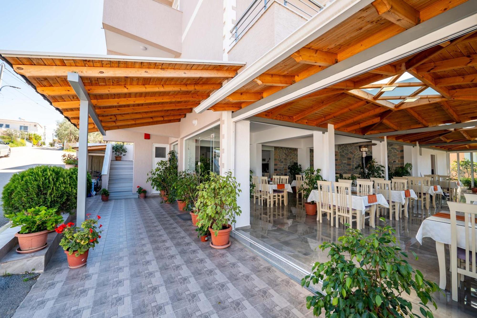 Aleksander Apartments Ksamil Exteriör bild
