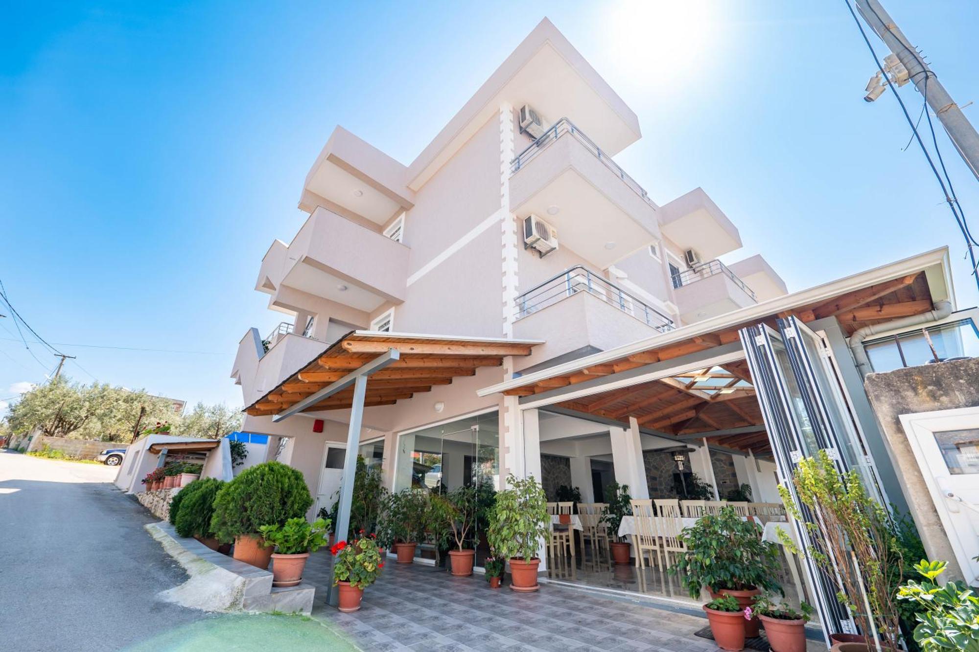 Aleksander Apartments Ksamil Exteriör bild