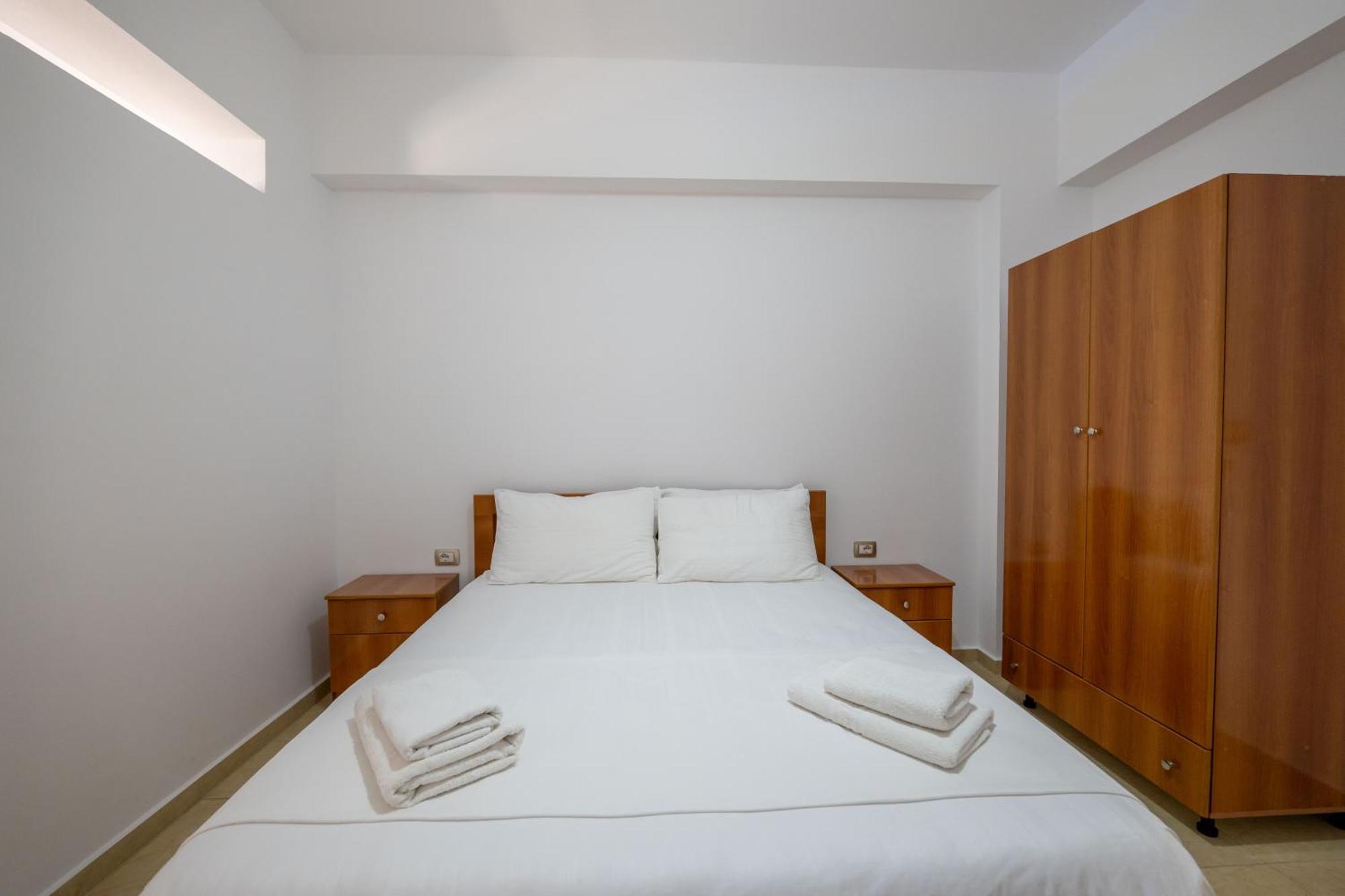 Aleksander Apartments Ksamil Exteriör bild
