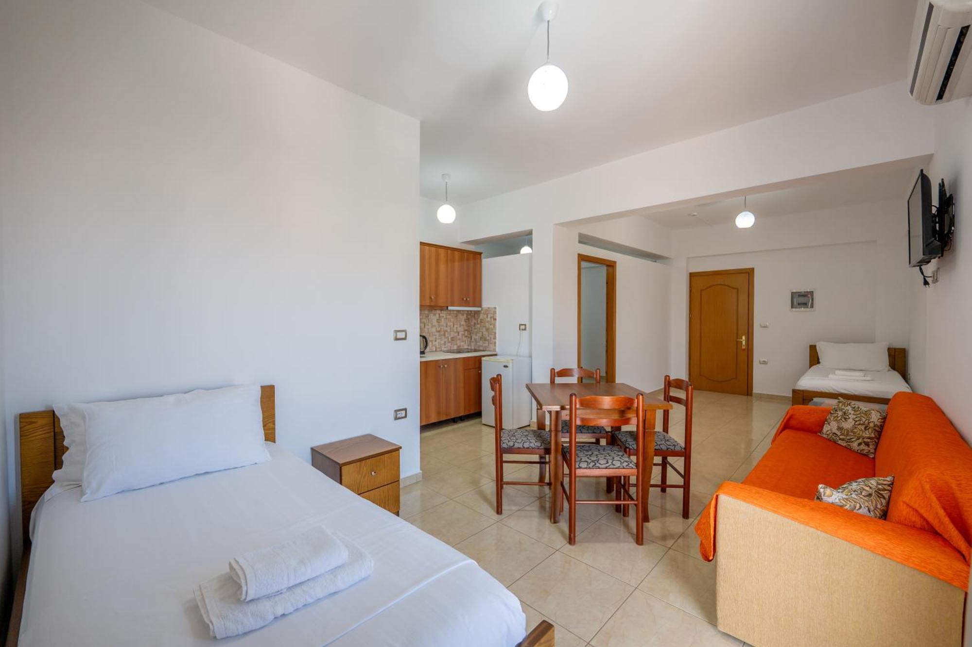 Aleksander Apartments Ksamil Exteriör bild
