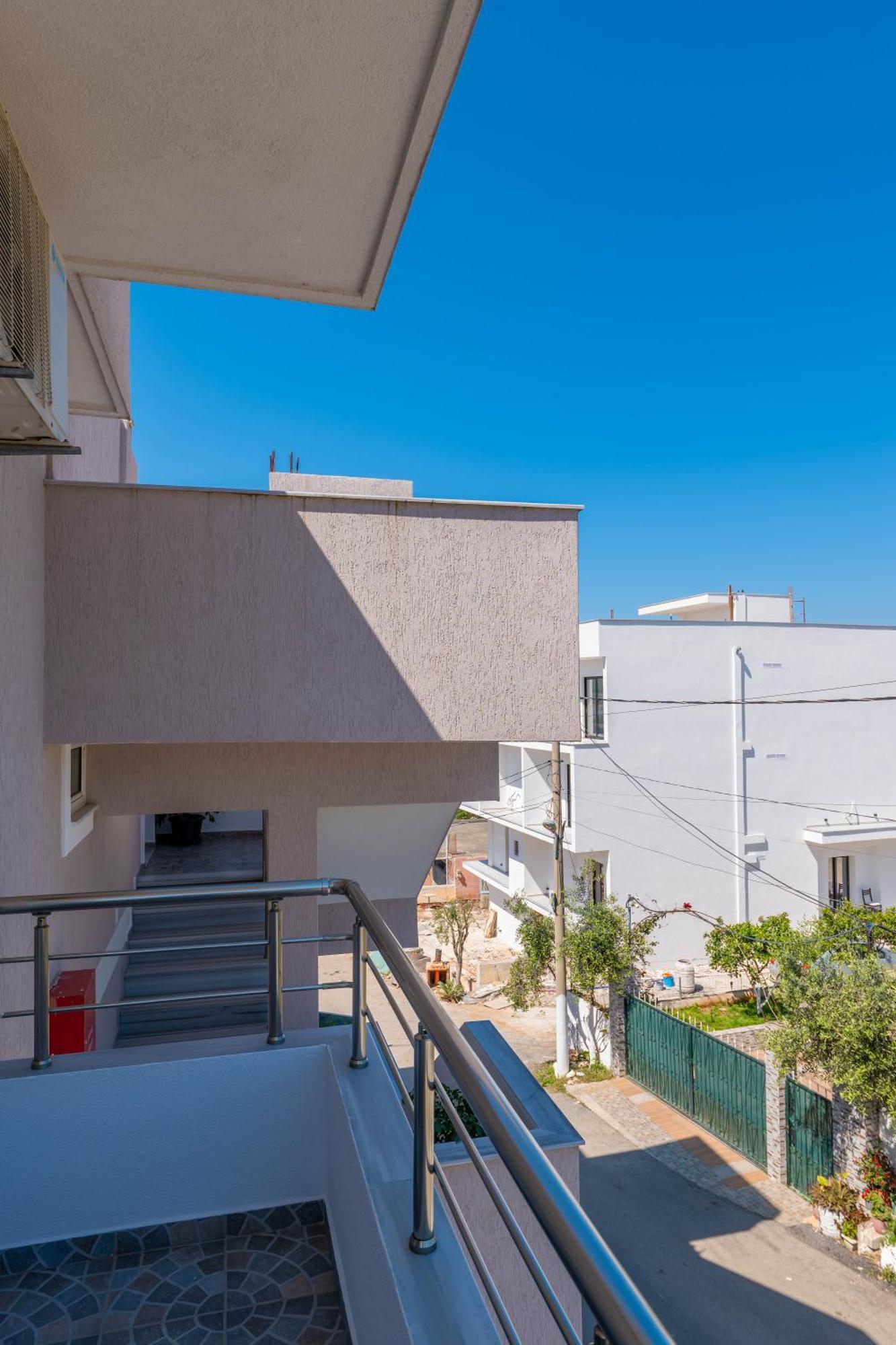 Aleksander Apartments Ksamil Exteriör bild