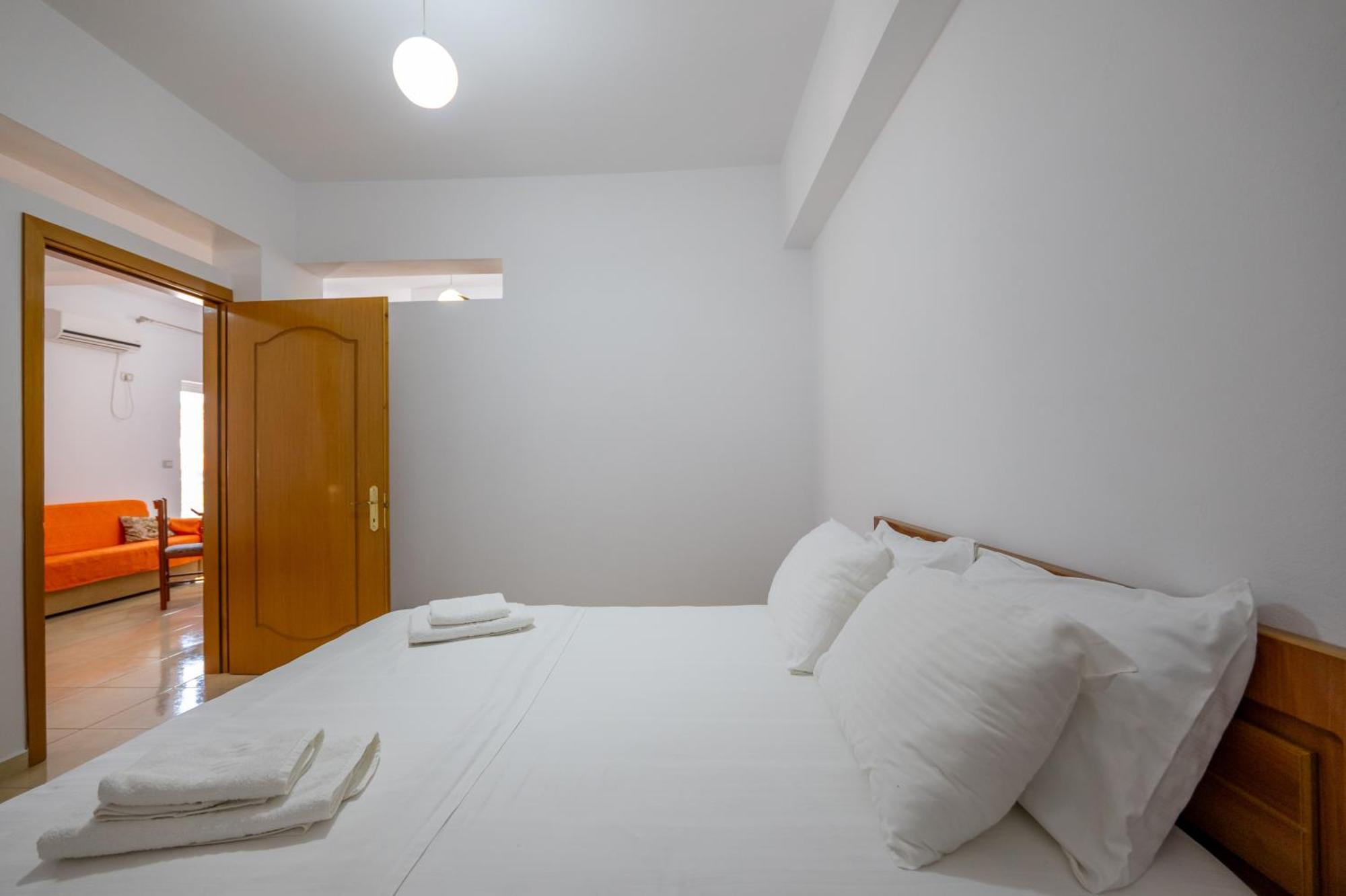 Aleksander Apartments Ksamil Exteriör bild