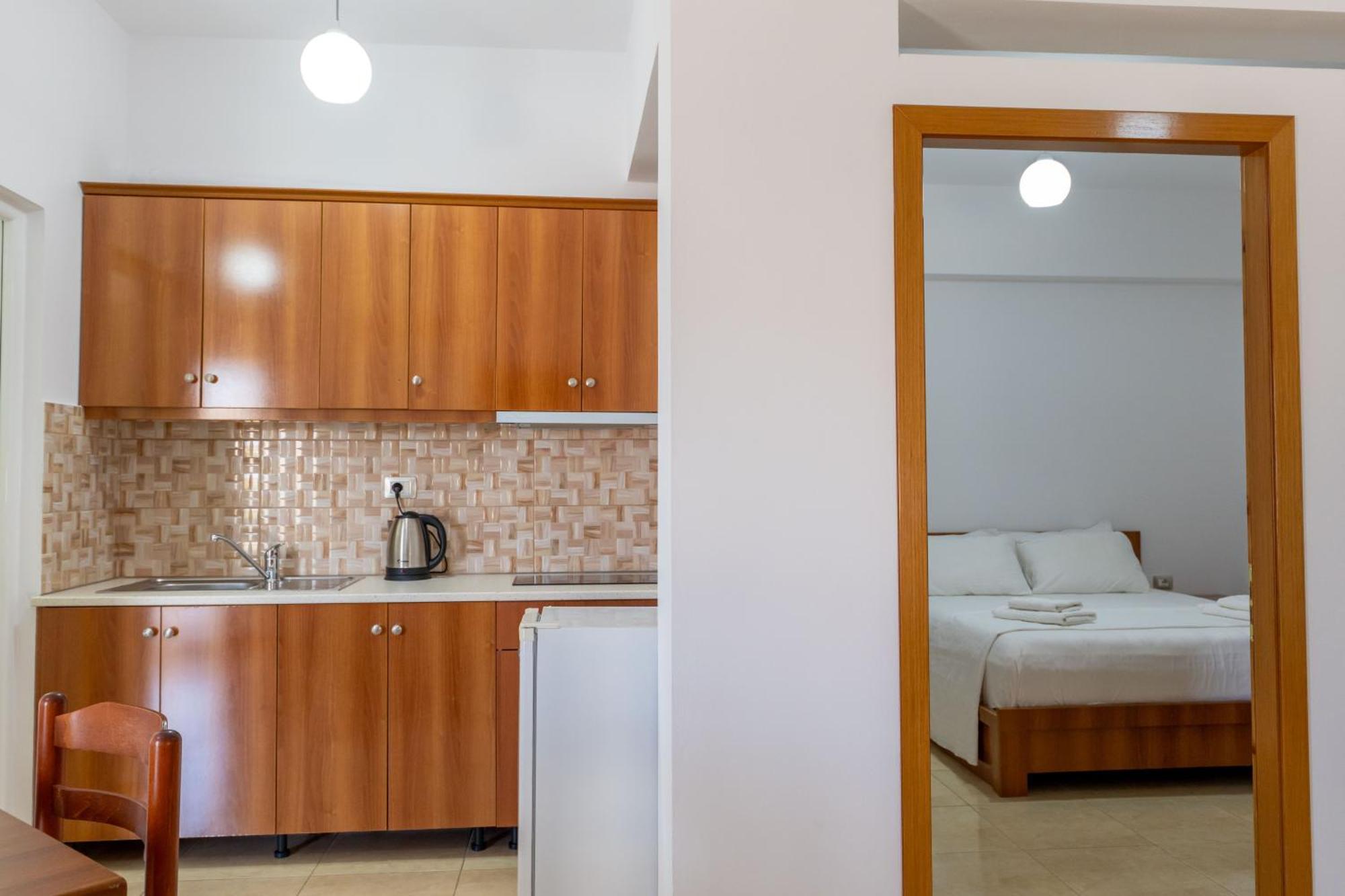 Aleksander Apartments Ksamil Exteriör bild