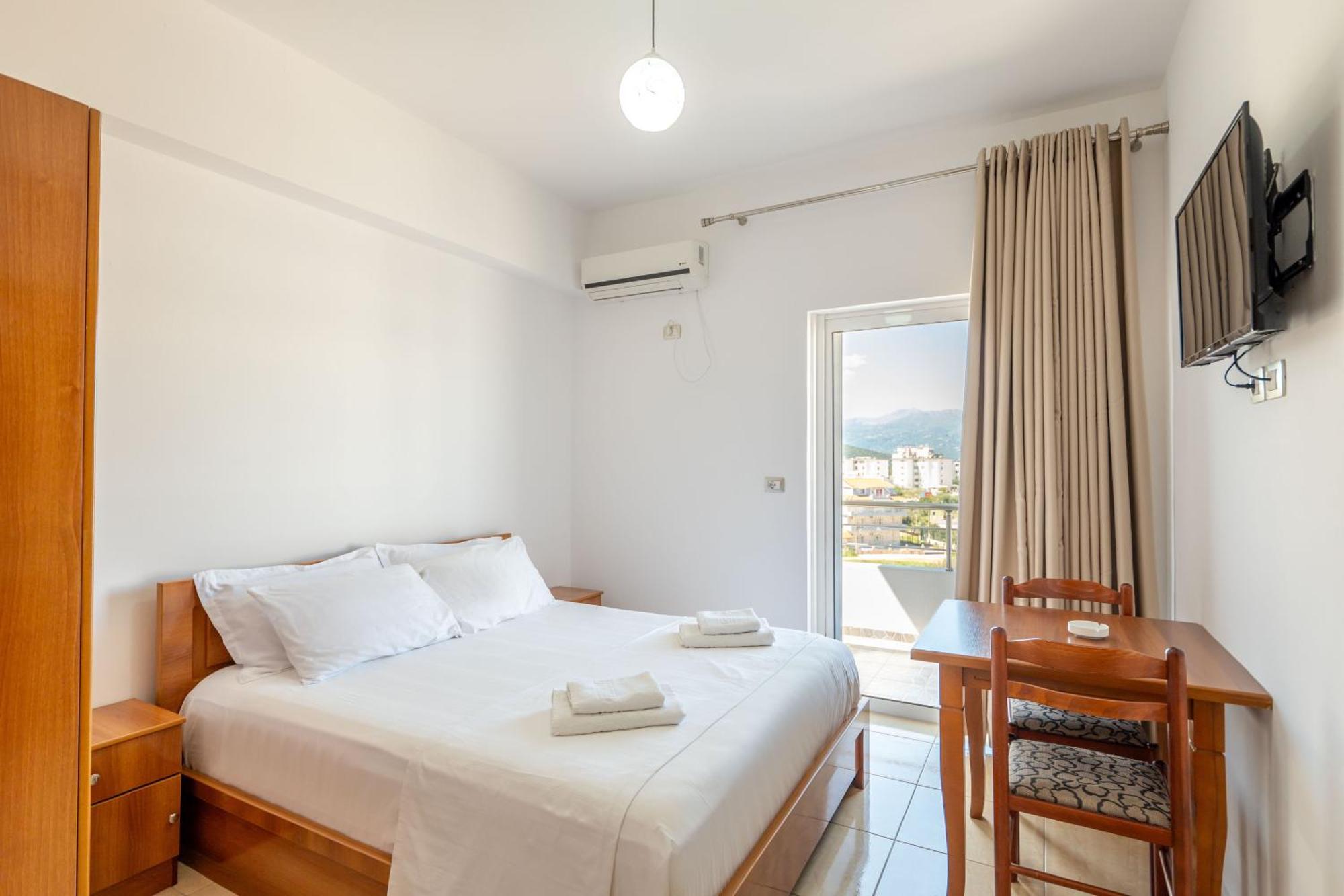 Aleksander Apartments Ksamil Exteriör bild