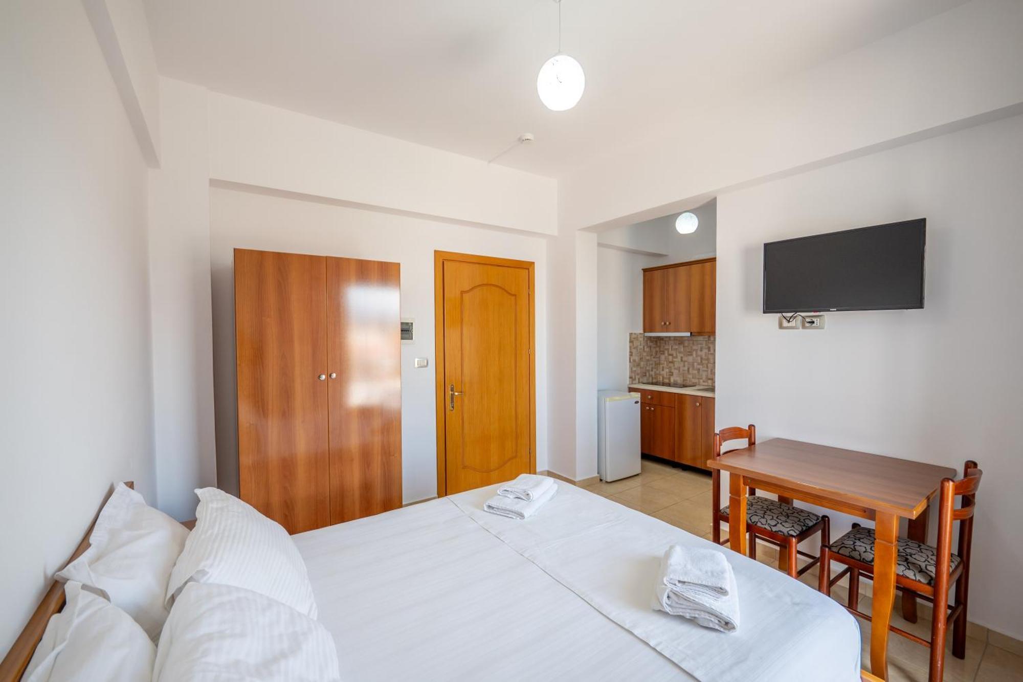 Aleksander Apartments Ksamil Exteriör bild