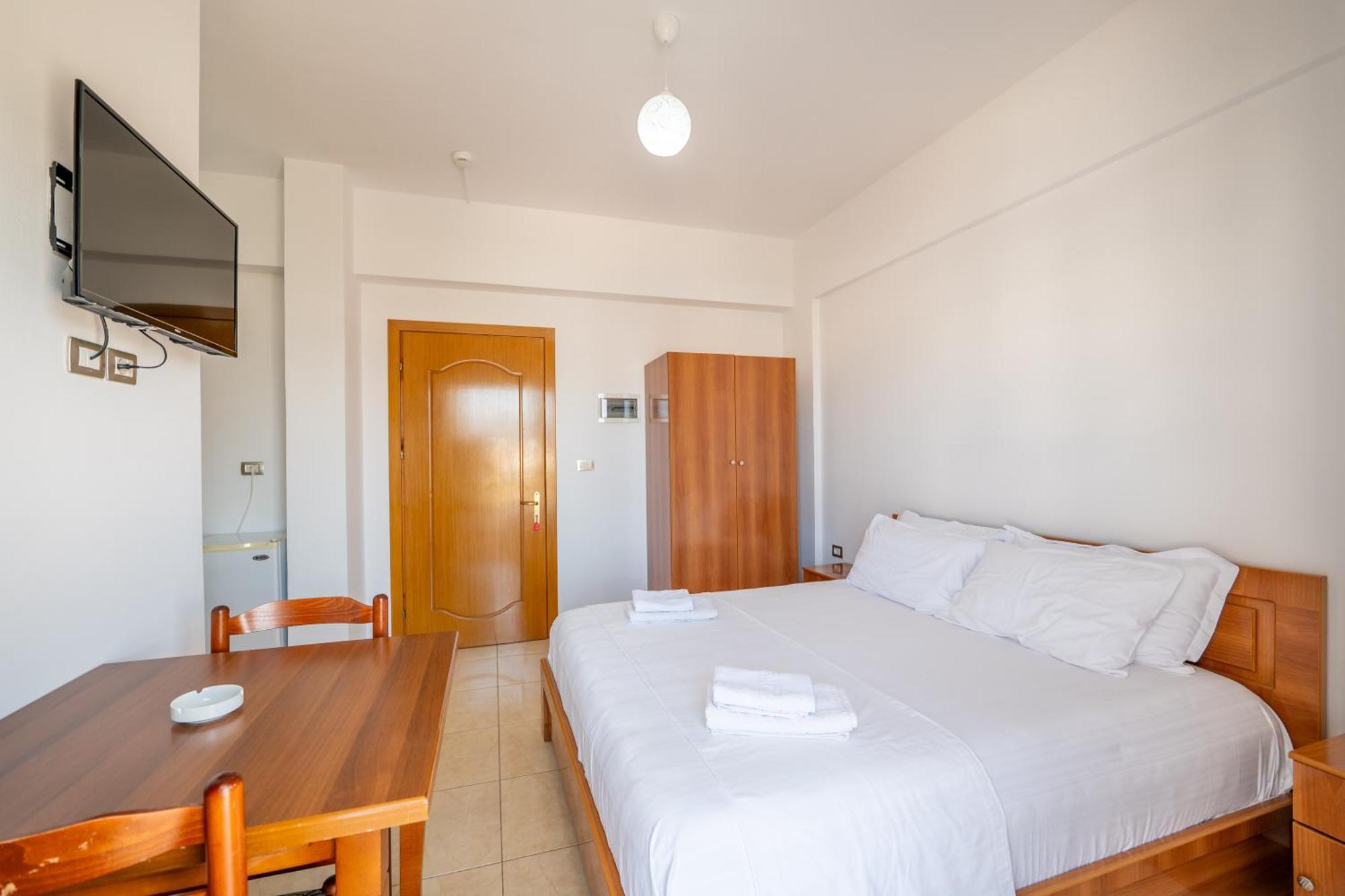 Aleksander Apartments Ksamil Exteriör bild