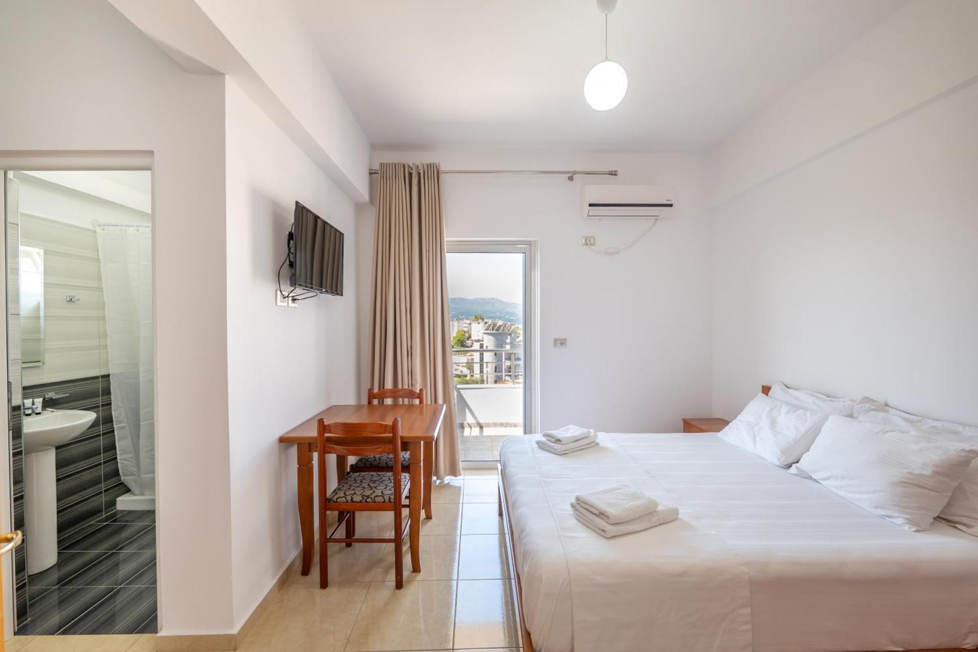 Aleksander Apartments Ksamil Exteriör bild